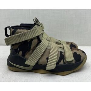 Nike LeBron Soldier 11 GS Camo 918368-200 Youth Size 1Y Basketball Shoes